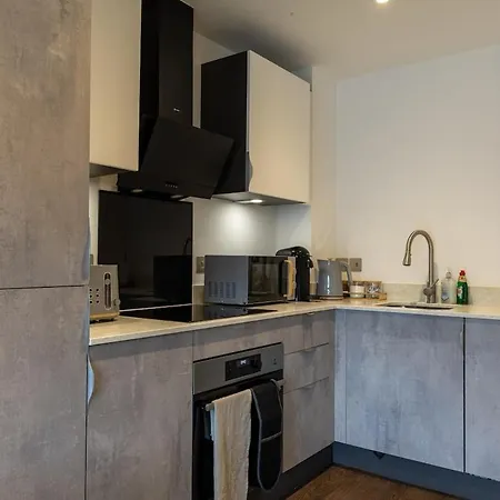 דירה Modern - Free Parking - Sleeps 7