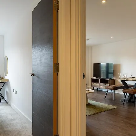 Modern - Free Parking - Sleeps 7 יורק